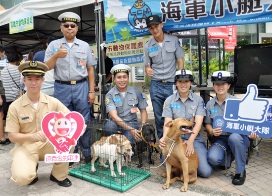 Kaohsiung Far Eastern Department Store struggled for performance and built a pet friendly shopping mall