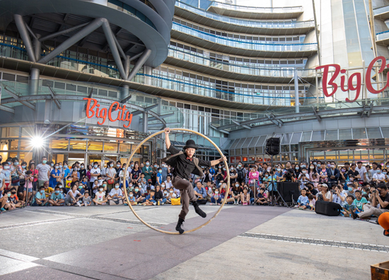 Music and Juggling Performances in the Third BigCity Street Art Carnival