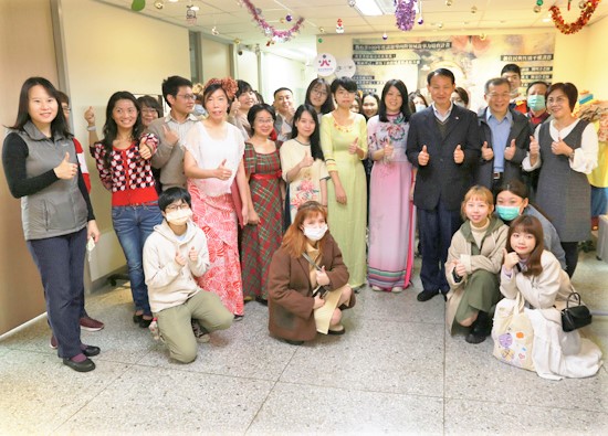 OIT held achievement exhibition of new residents issue