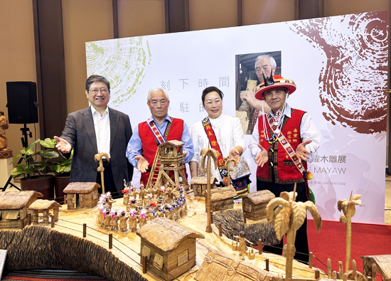 Hualien Woodcarving Art Exhibition Far Eastern Department Stores Grand Exhibition at Zhubei Store