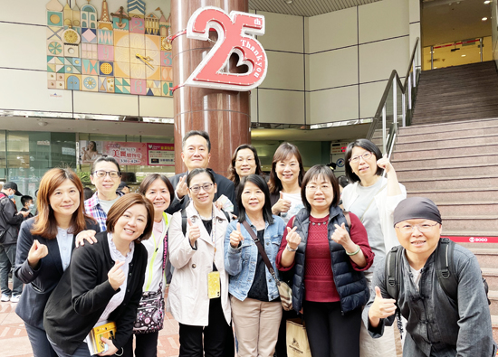 FE SOGO Department stores Zhongli store celebrates 25 days by checking in and delivering folders