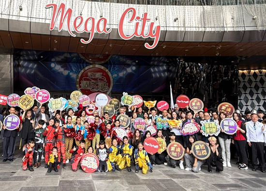 Banqiao Far Eastern Department Stores and Hsinchu Far Eastern Department Stores celebrate their anniversary with dancing vitality