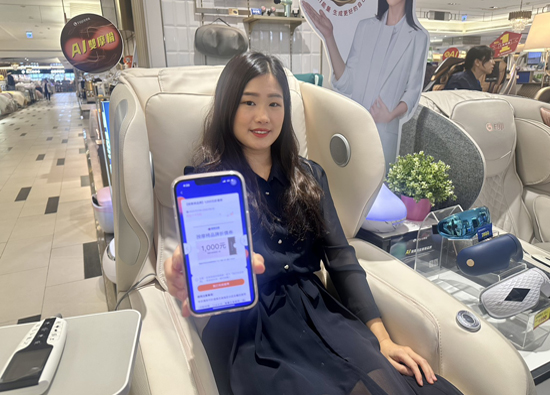 HAPPY GO and Far Eastern Department Stores Celebrate Million Returns to Beloved Dad