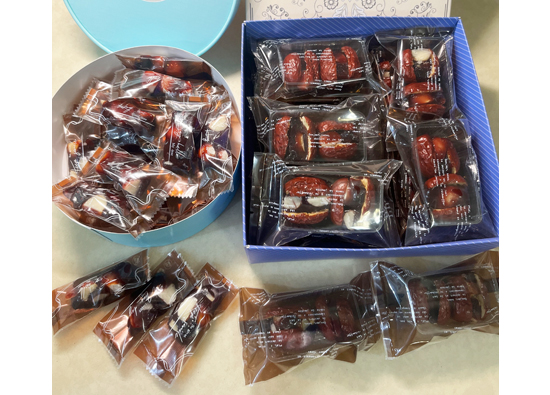 甜甜幸福烘焙坊：莓果夏威夷豆軟糖、蔓越莓牛軋餅