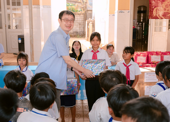 TẾT YÊU THƯƠNG – XUÂN CHIA SẺ- CÙNG FENV MANG MÙA XUÂN VỀ