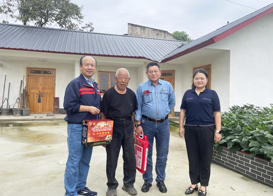 Sichuan Yadong Cement brings warmth in the golden autumn