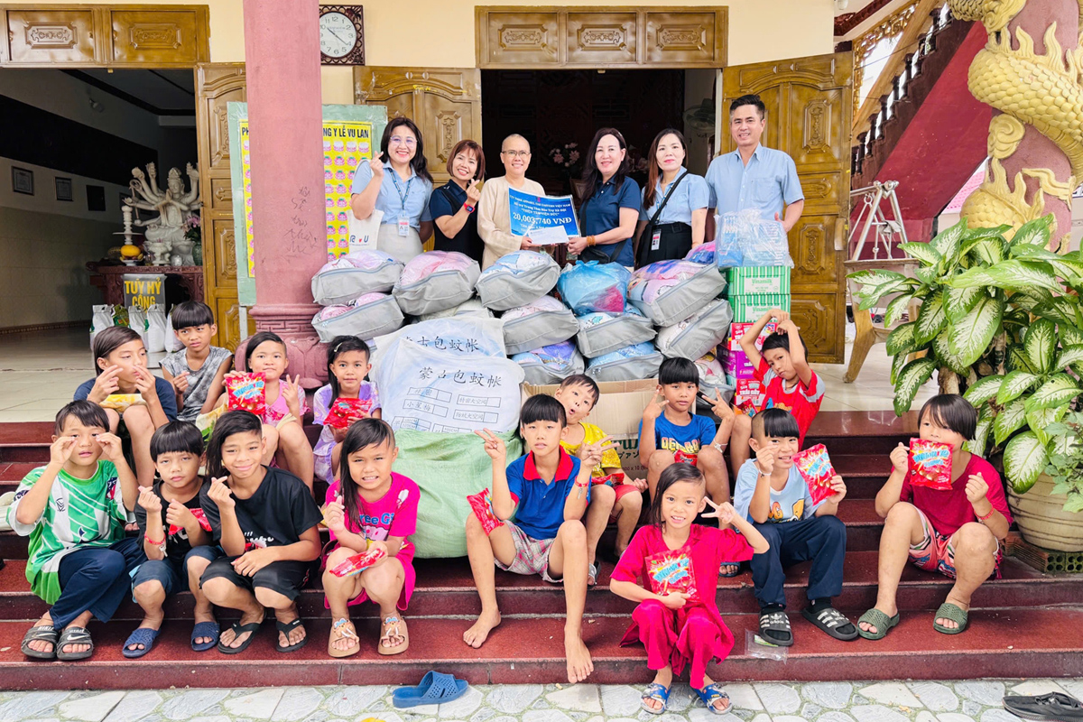 GẦN 20 NĂM TRỌN VẸN MỘT HÀNH TRÌNH PHỤNG SỰ VÀ TRƯỞNG THÀNH CÙNG FAR EASTERN MAY MẶC VIỆT NAM
